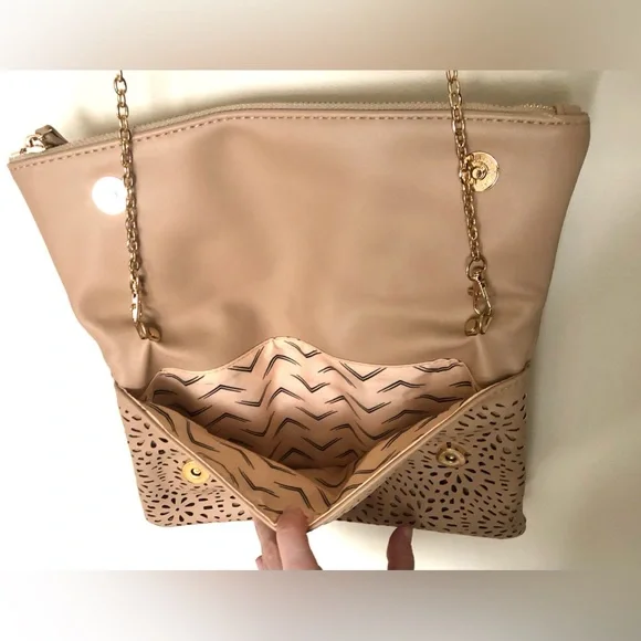 Francesca’s Zara Perforated Floral Clutch - Picture 9 of 16